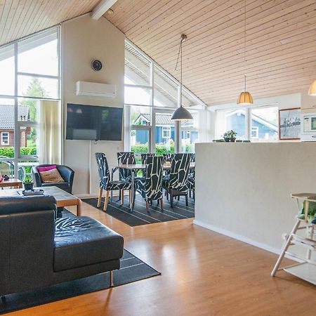 Loddenhøj 12 Person Holiday Home In Aabenraa מראה חיצוני תמונה