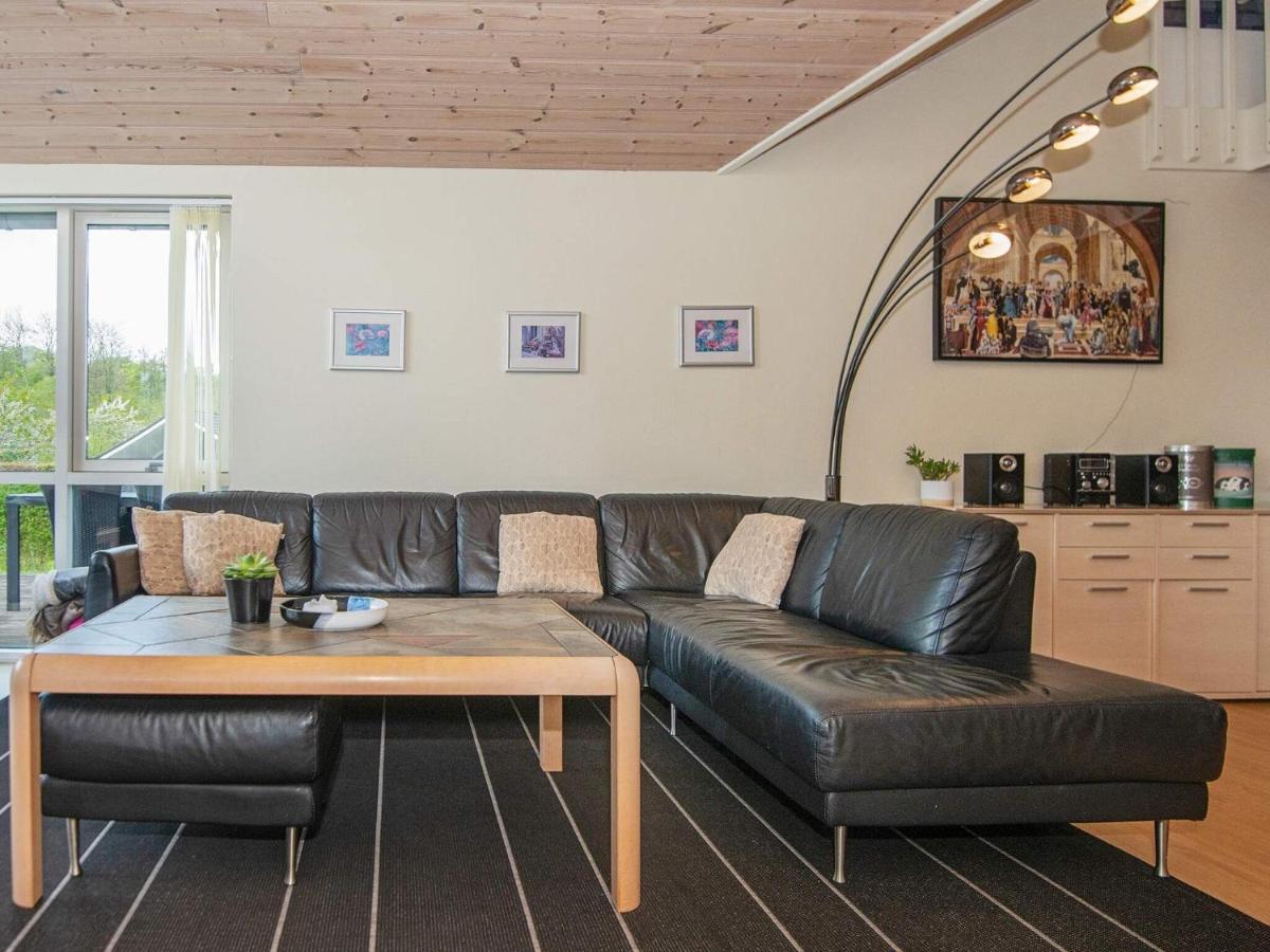Loddenhøj 12 Person Holiday Home In Aabenraa מראה חיצוני תמונה